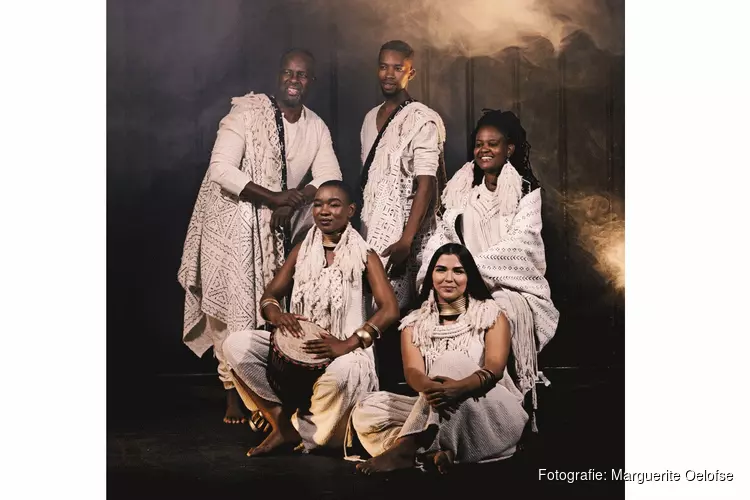 Afrikaanse stemmen zingen Bach&#39;s Mattheus - Cape Twon opera chorus