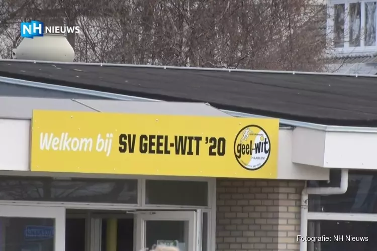 Geel-Wit reageert op mokerslag door eigen grensrechter: "Dit gedrag hoort niet bij de club"