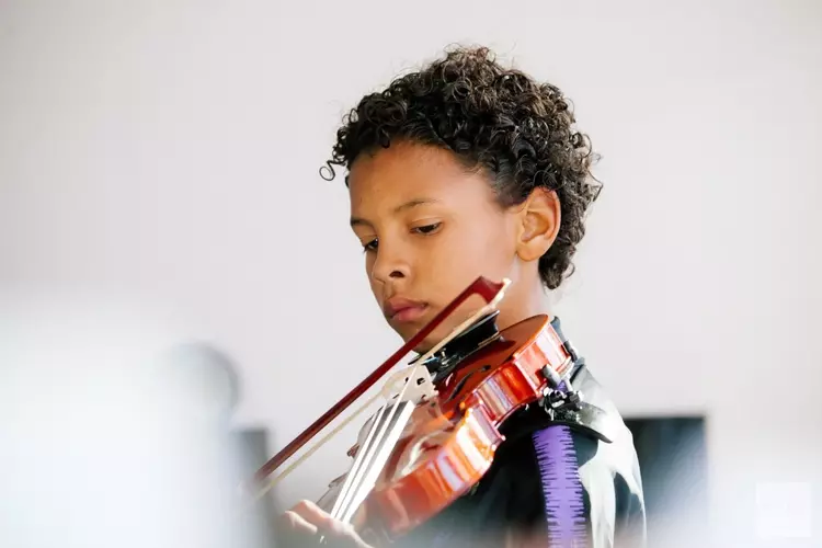 Suzuki zomer strijkersconcert in gemeentehuis