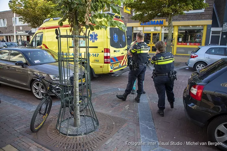 Fietser botst op auto op de Grote Krocht in Zandvoort