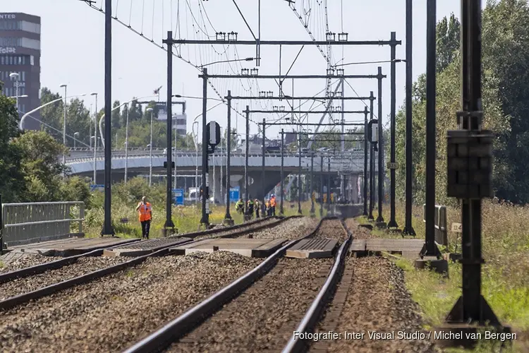 Treinverkeer Haarlem-Amsterdam stil na vondst stoffelijk overschot