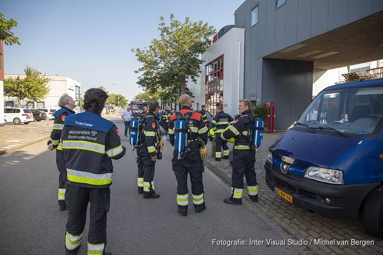 Hulpdiensten groots in actie na rookpluim Haarlemse Waarderpolder