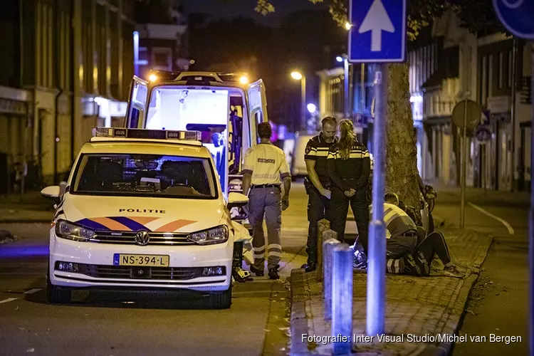 Fietsster lelijk ten val op het Frans Halsplein in Haarlem