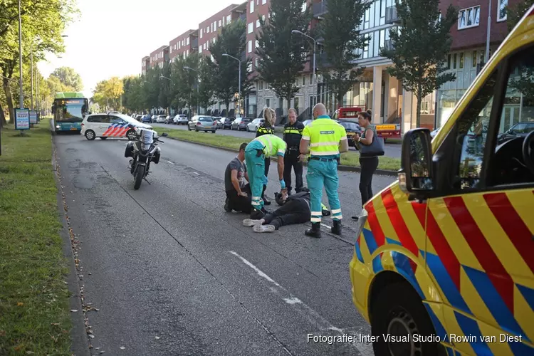 Motorrijder gewond bij val op Prins Bernhardlaan