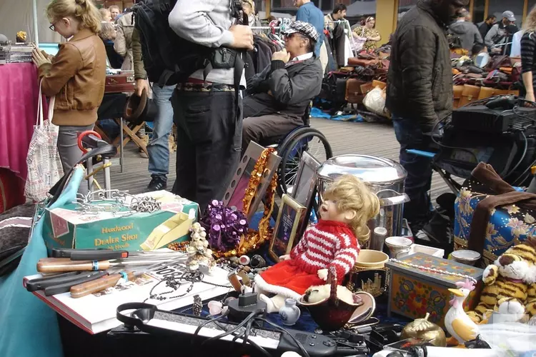 Grote rommelmarkt in Uitgeest 10 november