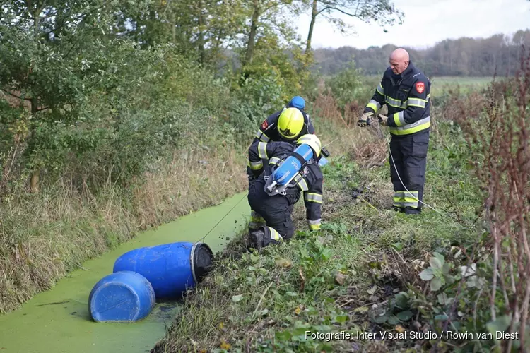 Gedumpte vaten aangetroffen in recreatiegebied Spaarnwoude