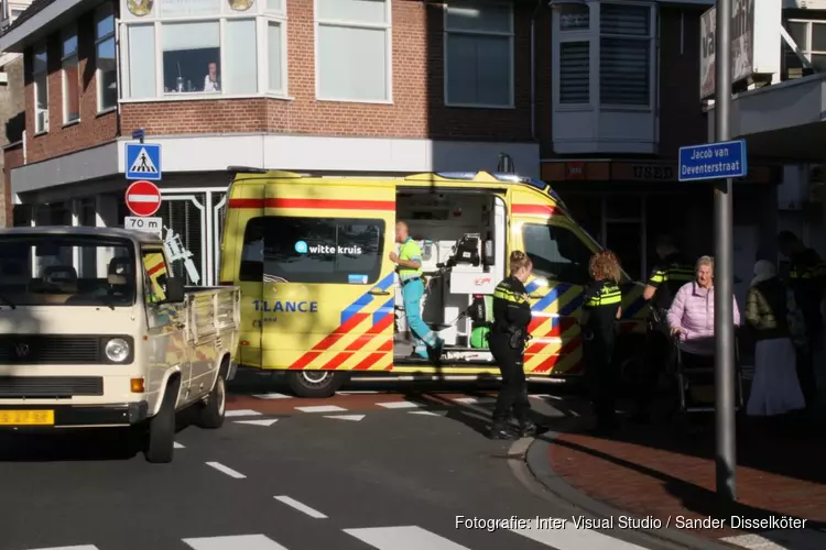 Fietsster naar ziekenhuis na aanrijding in Beverwijk