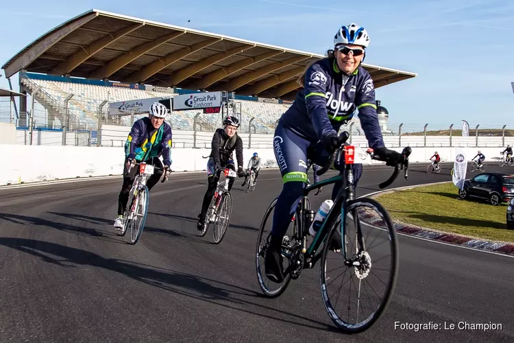 Fiets over het Formule 1-circuit van Zandvoort