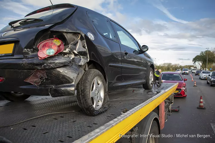 Veel schade en file door ongeval N205 Schipholweg bij Haarlem