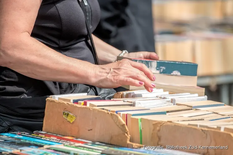 Grote boekverkoop in de Bibliotheek Haarlem Centrum