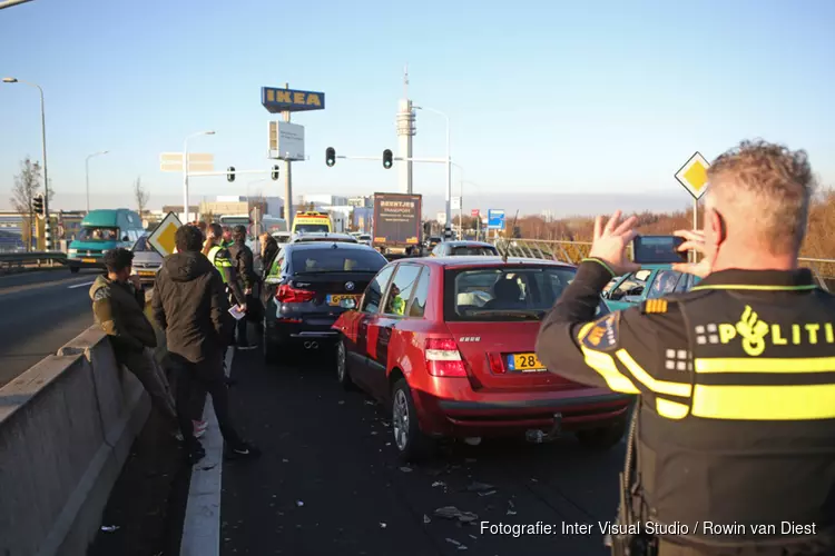 Man zonder rijbewijs aangehouden na veroorzaken ongeval