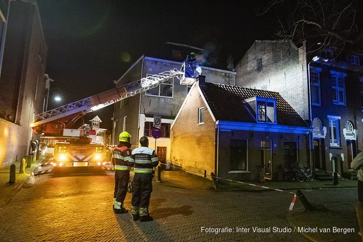 Kerstboom verbranden in open haard gaat mis in Haarlem