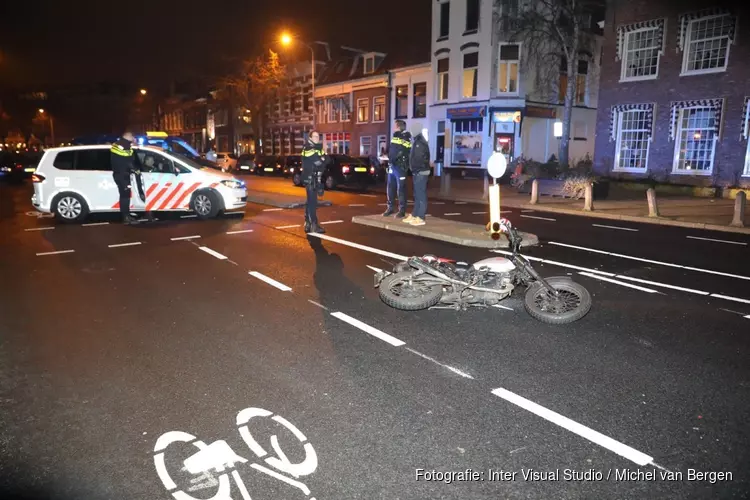 Motorrijder naar ziekenhuis na ongeluk in Haarlem