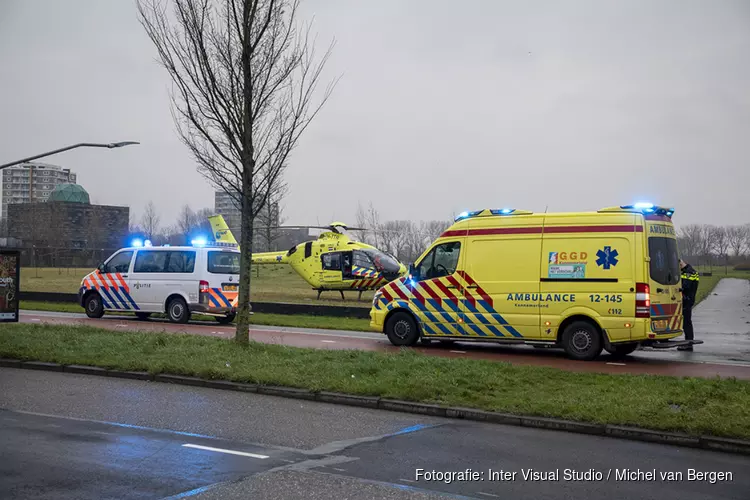 Traumahelikopter langs de Prins Bernhardlaan in Haarlem