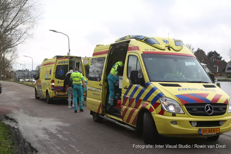 Twee gewonden bij ongeval tussen scooter en fietsster voor pont