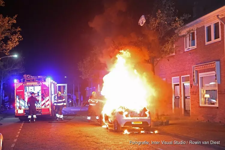 Auto in de brand gestoken in Haarlem