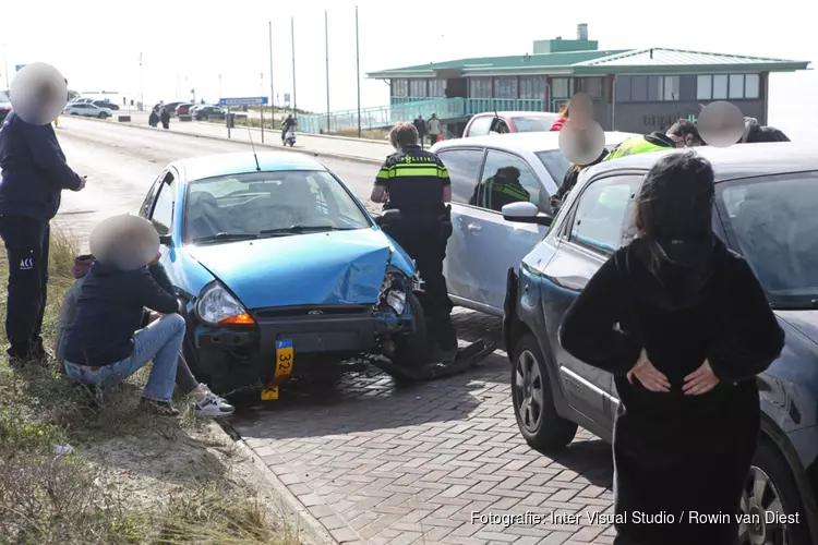 Blikschade bij aanrijding op Boulevard in Zandvoort