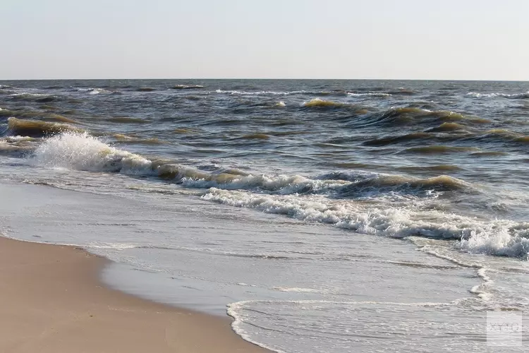 Wethouder roept mensen op naar het strand te komen: "In IJmuiden is genoeg ruimte"