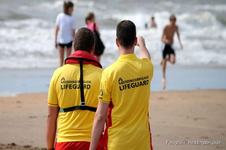 Reddingsbrigade verbaasd over oproep wethouder om &#39;vooral naar het IJmuiderstrand te komen&#39;