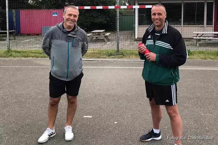 DSS dames 1 start handbalseizoen 2020-2021 met nieuwe trainer én coach