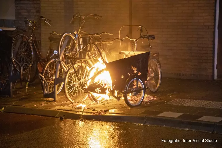 Meerdere brandjes in de Amsterdamse buurt in Haarlem