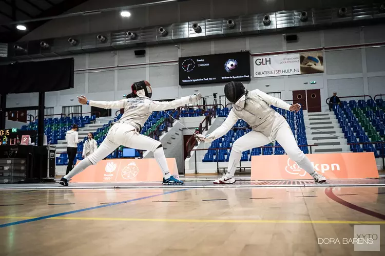 Brons voor florettist Ava Emanuel op NK schermen Amsterdam