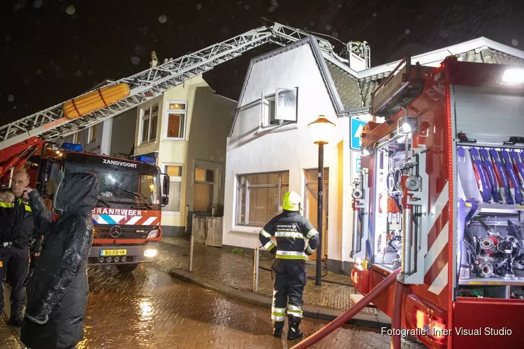 Veel rookontwikkeling bij brand aan de Stationsstraat in Zandvoort