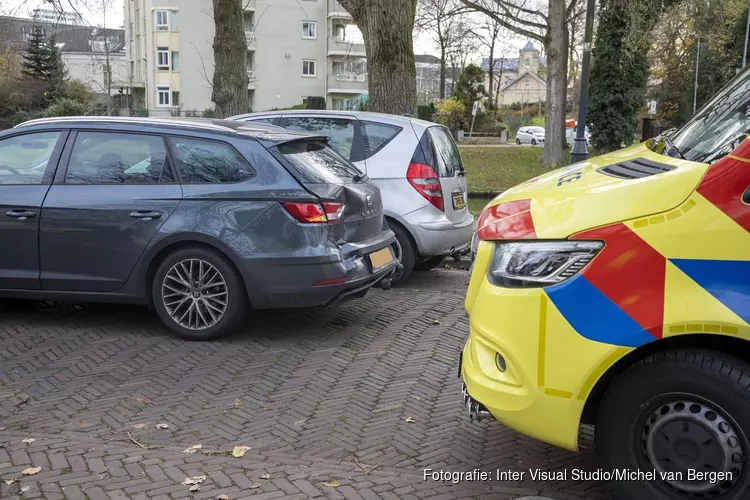 Automobilist botst op voorganger op de Kloppersingel in Haarlem