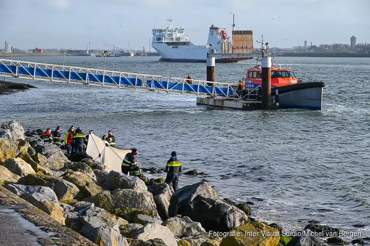 Politie doet onderzoek na aantreffen stoffelijk overschot Noordpier