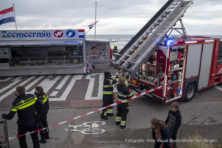 Brand in afzuiginstallatie van viskar aan de Boulevard in Zandvoort