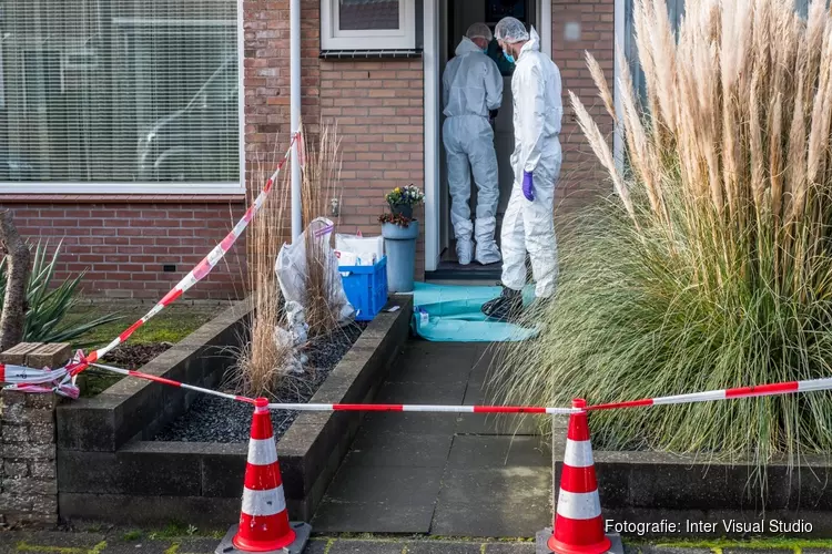 Politie-onderzoek in Castricumse woning na vondst dode, verdachte aangehouden