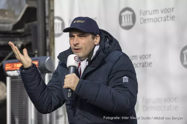 Drukte bij Forum van Democratie manifestatie in Haarlem