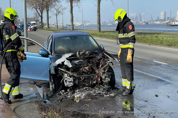 Autobrand zorgt voor flinke file