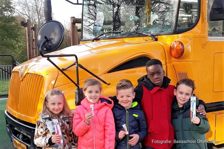 Poetsbus bezoekt basisschool Otterkolken