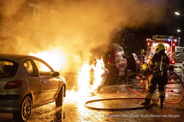 Weer autobrand in Beverwijk, dit keer Rijvordtlaan