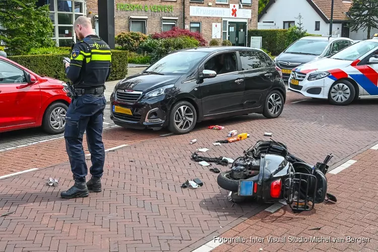 Scooterrijder slaat op de vlucht na aanrijding en wordt aangehouden in Heemskerk