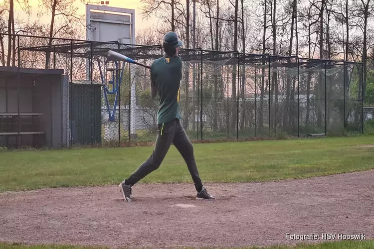 Van softbal op school naar honkballen bij Rooswijk