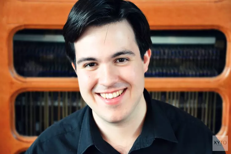 Spaanse organist in de Grote Kerk van Beverwijk