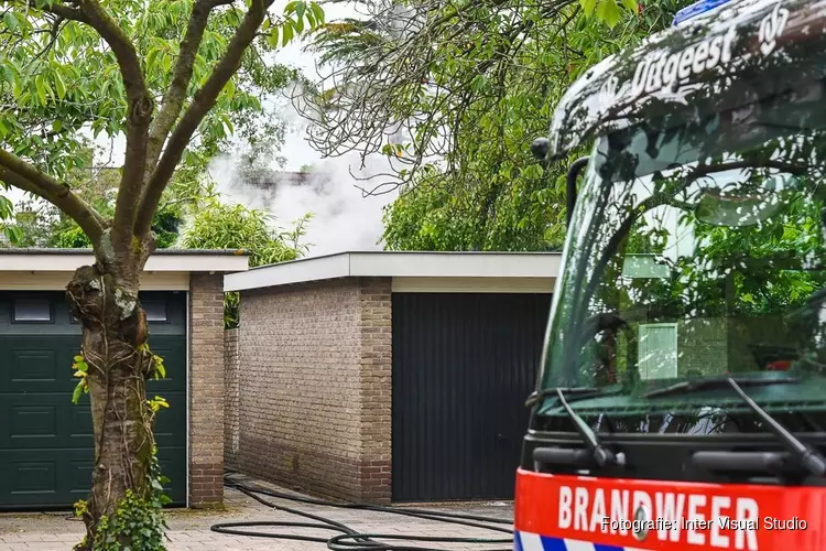 Brandweer uitgerukt voor &#39;middelbrand&#39; in schuurtje Uitgeest