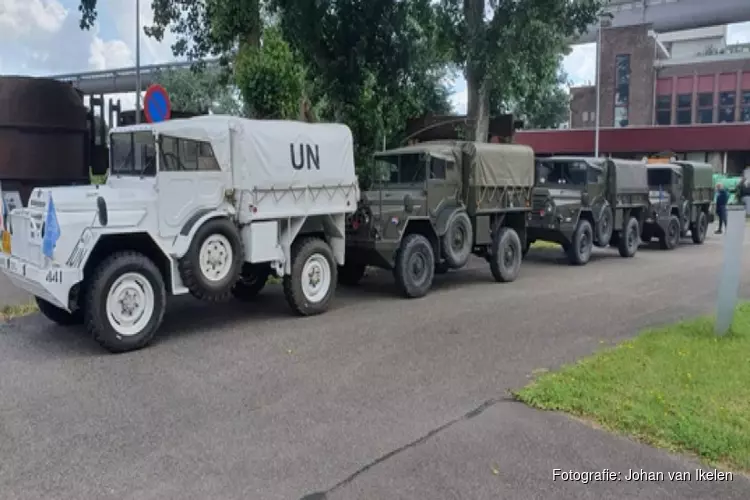 Militair bezoek bij Hoogovensmuseum