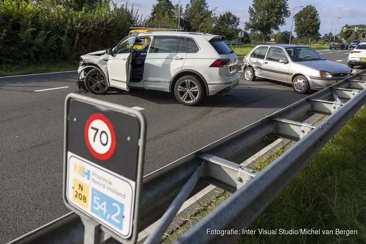 Lange file door ongeval op de N208 in Haarlem