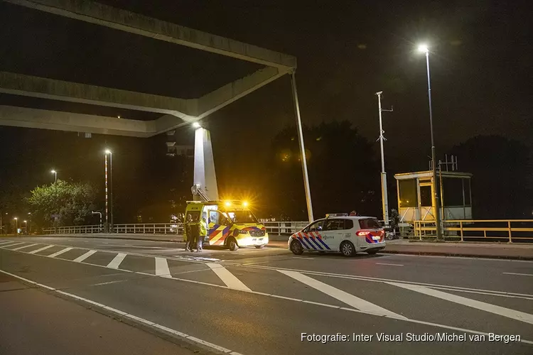 Hulpdiensten weer uitgerukt voor verwarde vrouw op de Schouwbroekerbrug