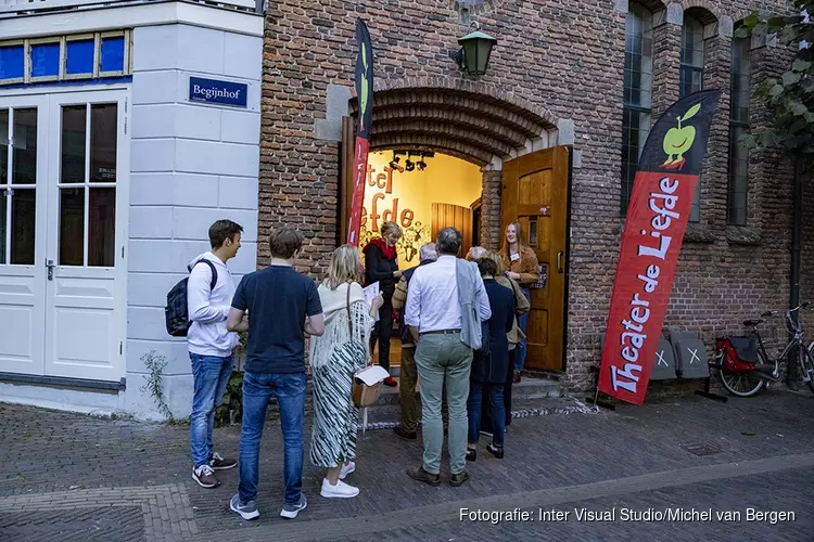 Opnieuw volle theaterzaal Theo Maassen in Haarlem