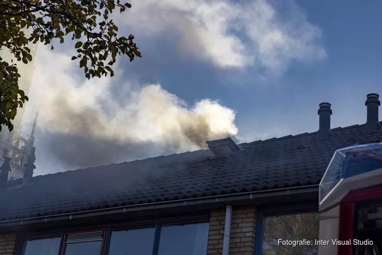 Veel rookontwikkeling bij zolderbrand ’t Krom in Haarlem