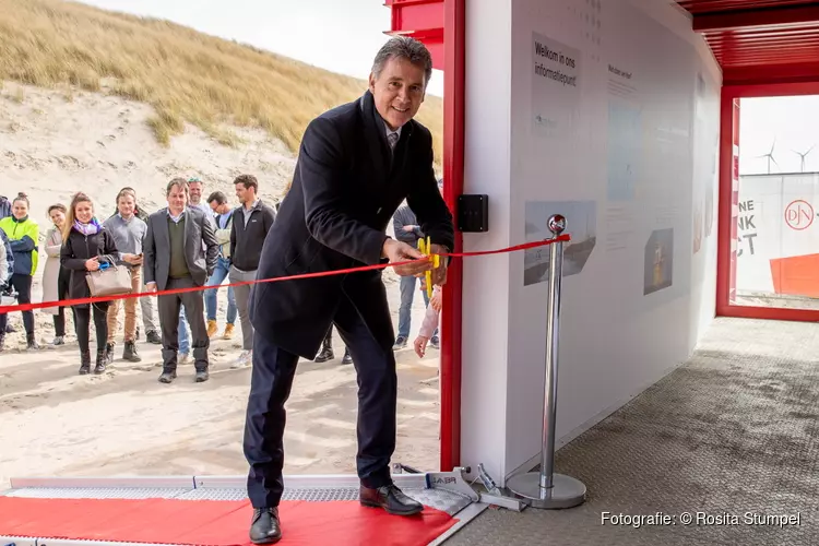 Infopunt op strand Heemskerk biedt uitleg + uitzicht over werkzaamheden voor aanleg zeekabels TenneT