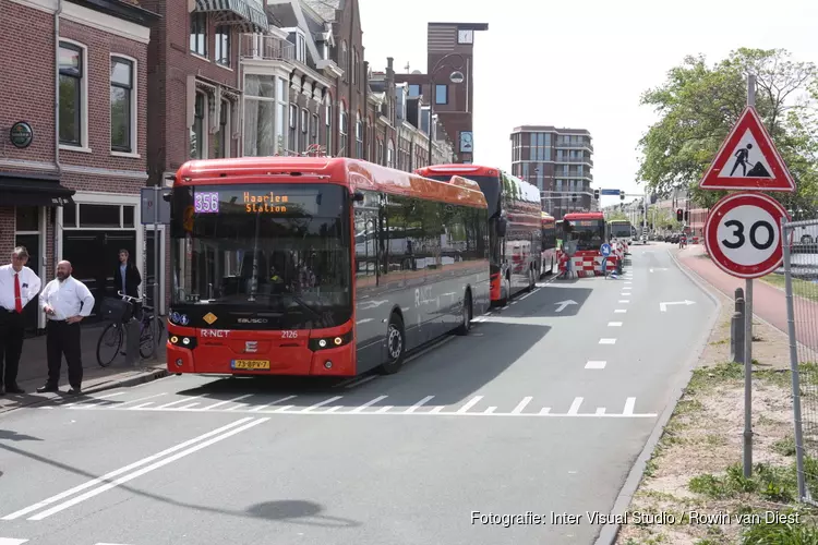Aanrijding tussen lijnbus en voetganger in Haarlem