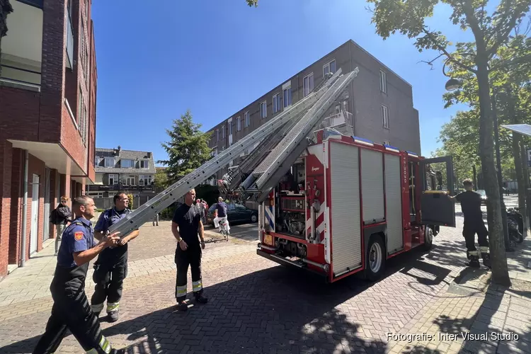 Brand op balkon van woning snel onder controle