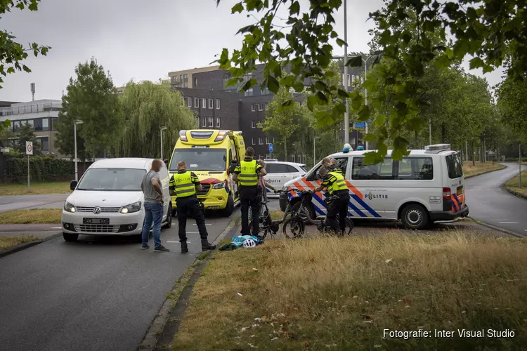 Fietsster gewond bij aanrijding met busje in Heemstede