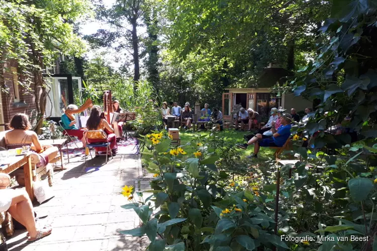 Muziek in de tuinen van Castricum