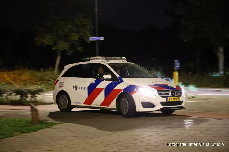 Man gewond na steekincident, politie zoekt verdachte